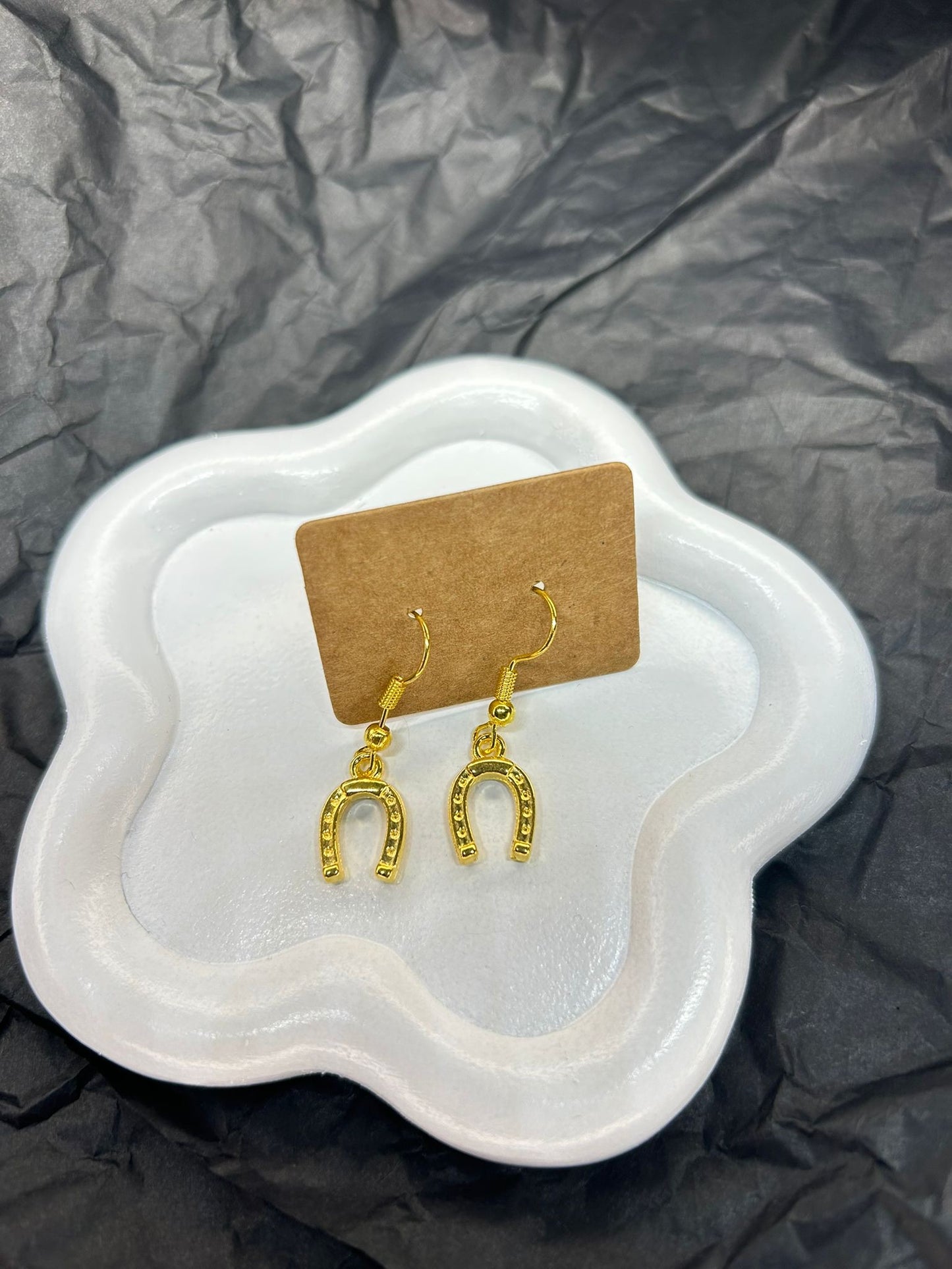 Golden Horse Shoe Earrings 🤍