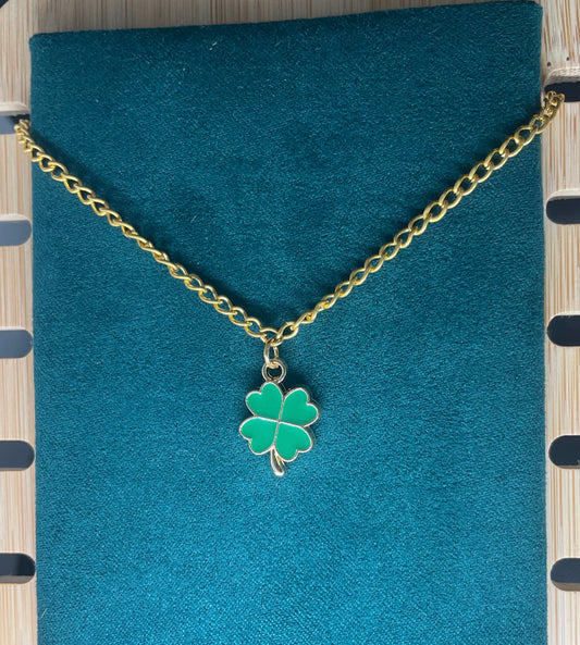 Green Four Leaf Clover Necklace on a gold plated chain 🤍