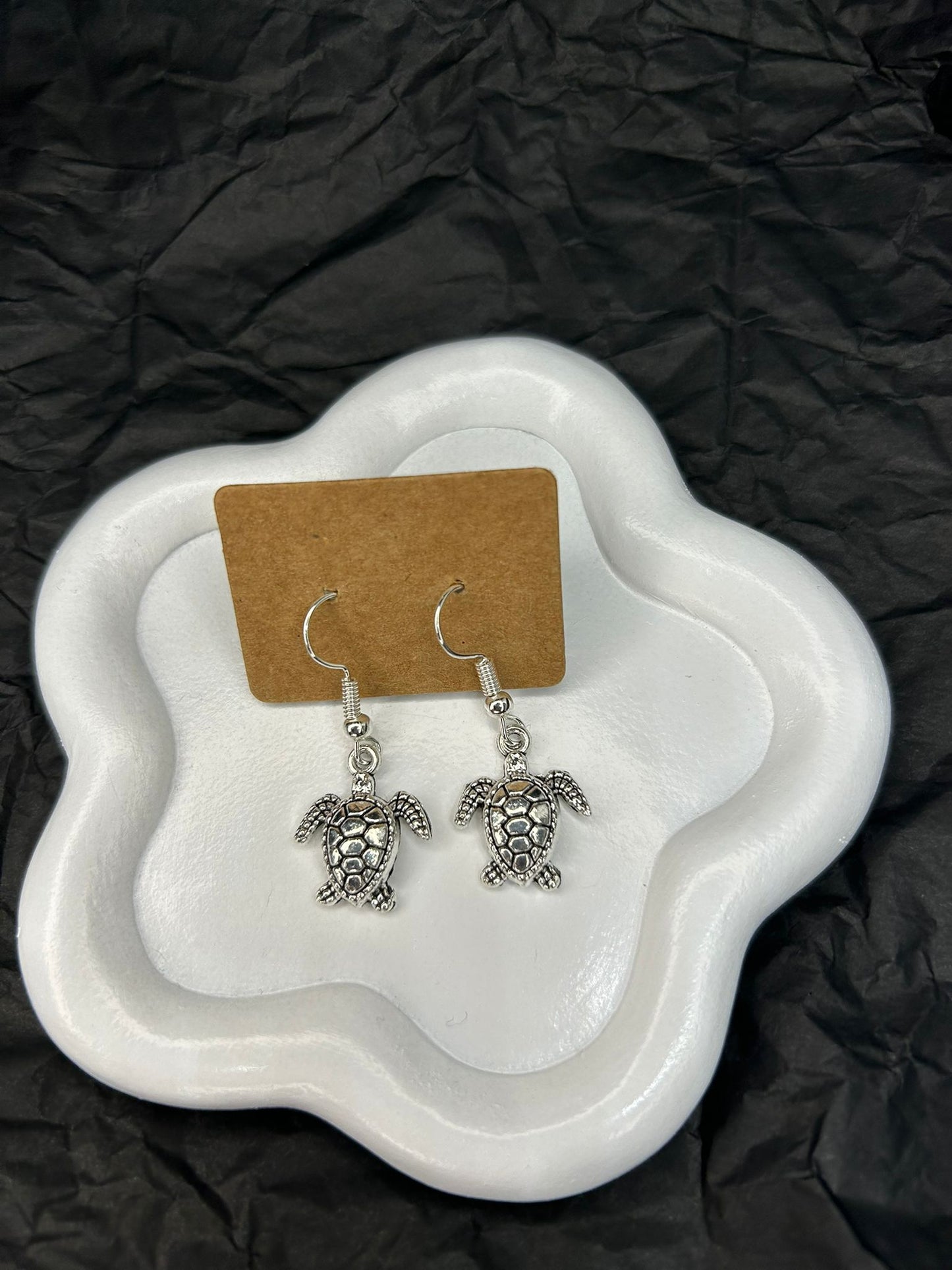 Silver Turtle Earrings 🤍