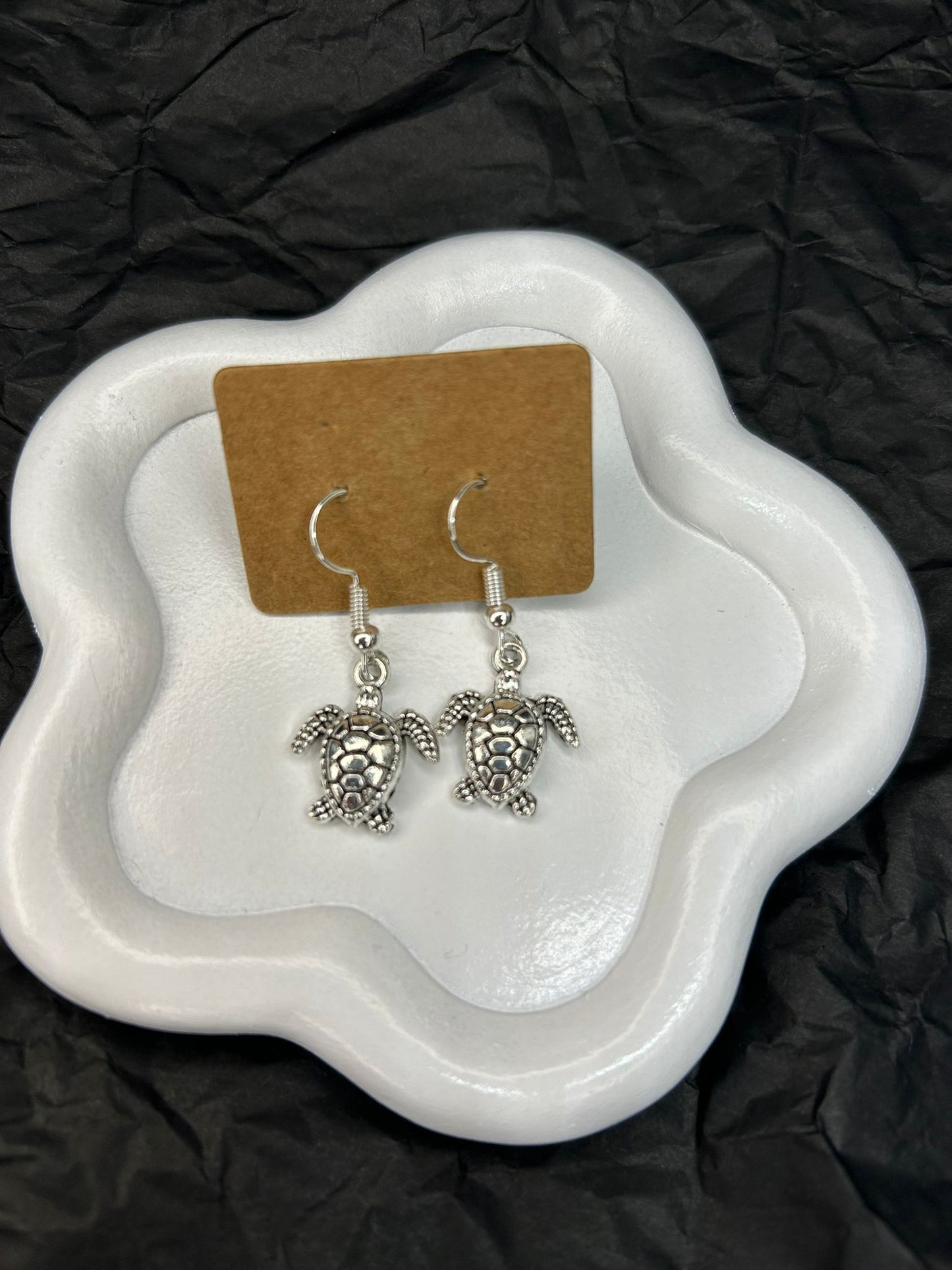 Silver Turtle Earrings 🤍