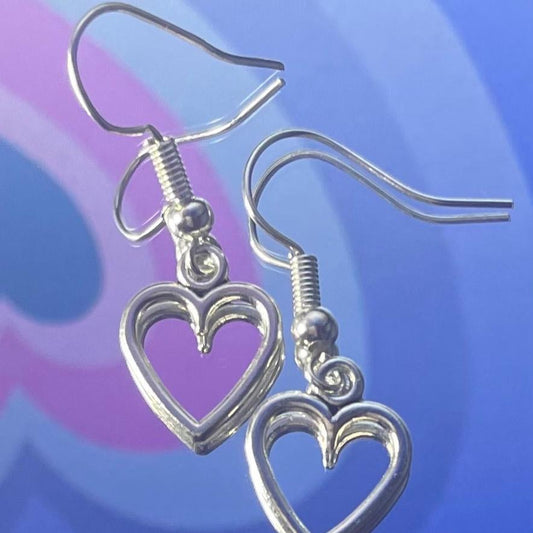 Silver Love Heart Earrings 🤍