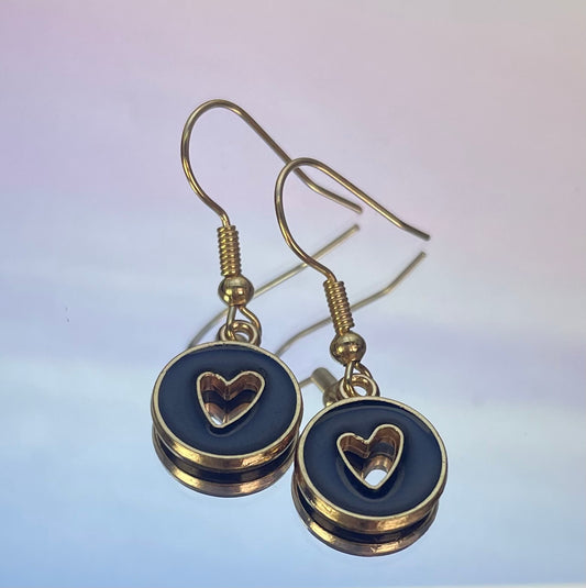 Black Love Heart Earrings 🤍