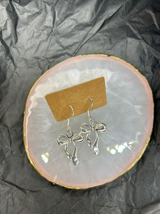 Silver Bow Earrings 🤍
