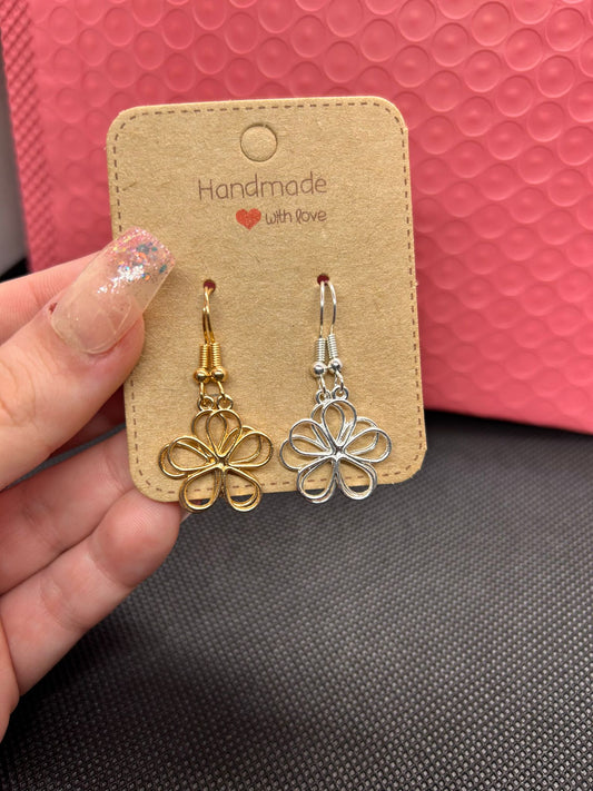 Flower Earring Bundle 🤍