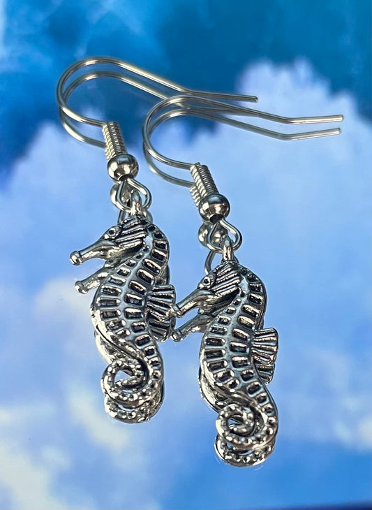 Silver Seahorse Earrings 🤍