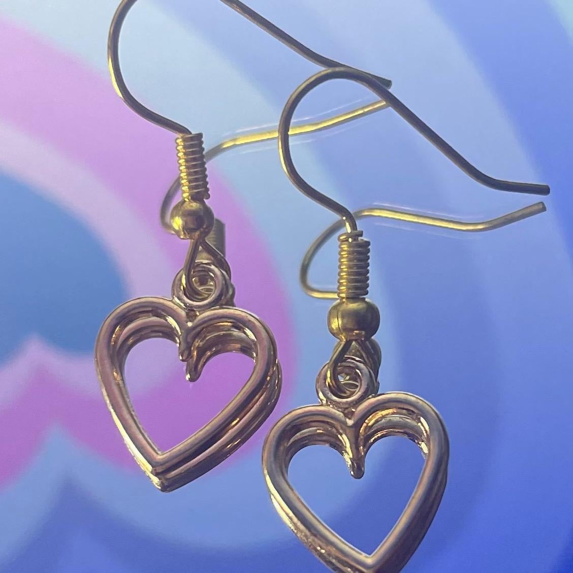 Golden Love Heart Earrings 🤍