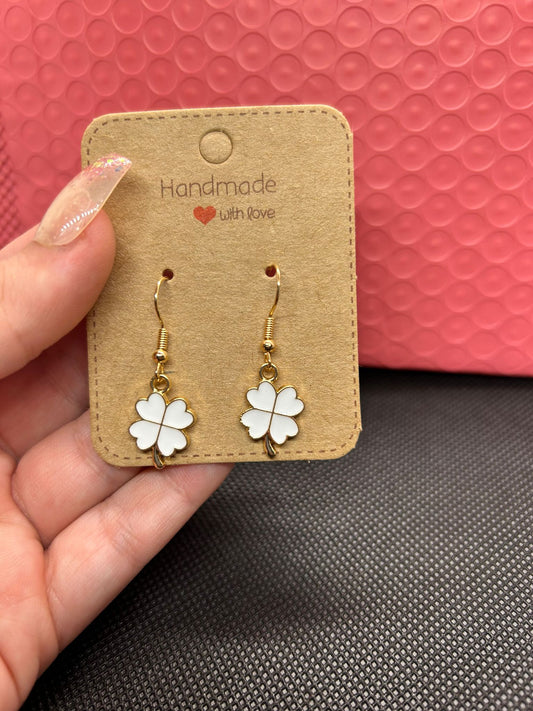 White Clover Earrings (Golden)