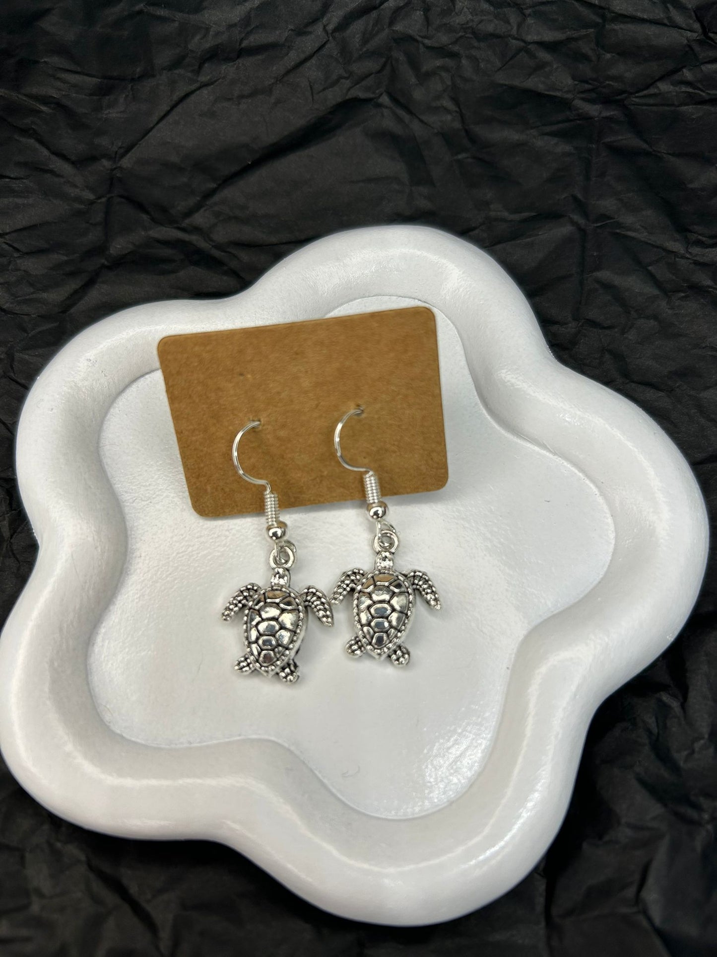 Silver Turtle Earrings 🤍